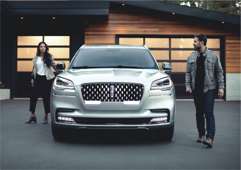 The sparkling grille of the 2023 Lincoln Aviator® Grand Touring model | Beach Lincoln in Myrtle Beach SC
