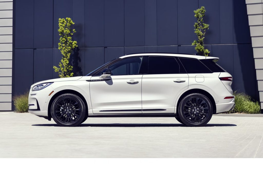 white lincoln corsair