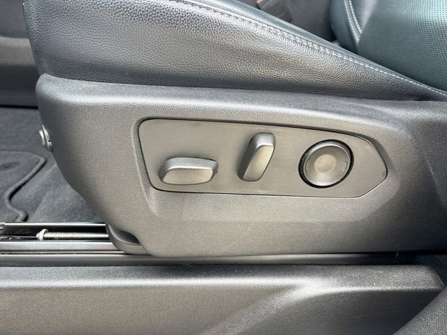 2023 GMC Yukon XL SLE