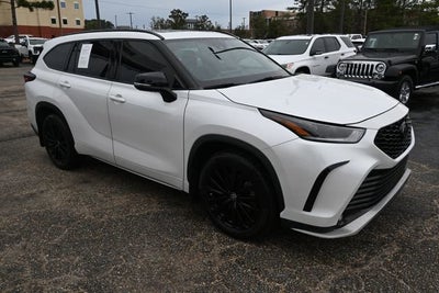 2024 Toyota Highlander LE