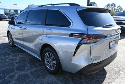 2025 Toyota Sienna XLE