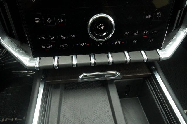 2025 GMC Acadia Denali