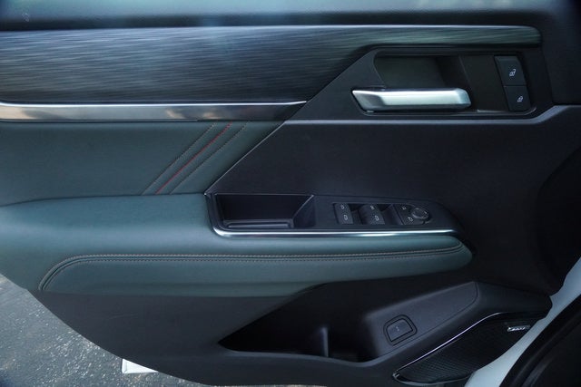 2024 GMC Acadia AT4