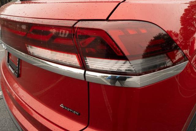 2024 Volkswagen Atlas Cross Sport 2.0T SEL R-Line