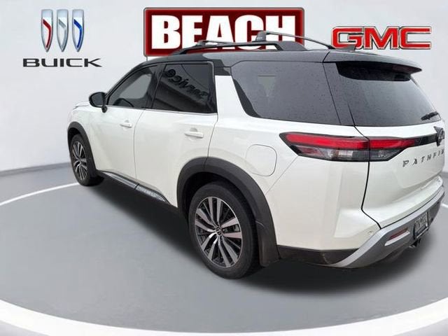 2022 Nissan Pathfinder Platinum