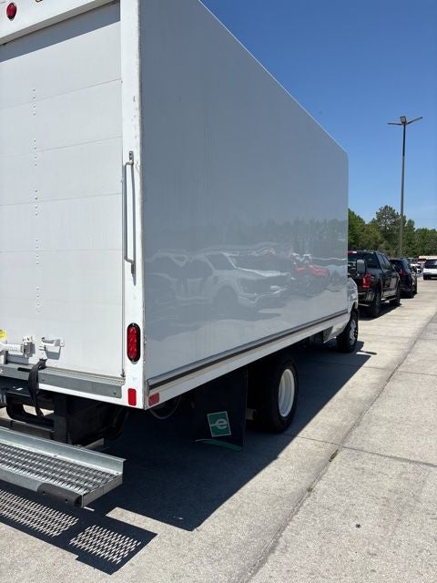 2024 Ford E-350SD Base Cutaway