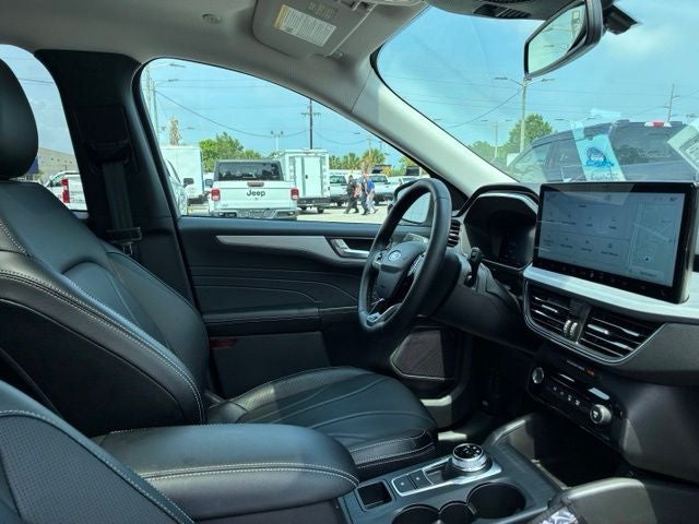 2025 Ford Escape Plug-In Hybrid Base