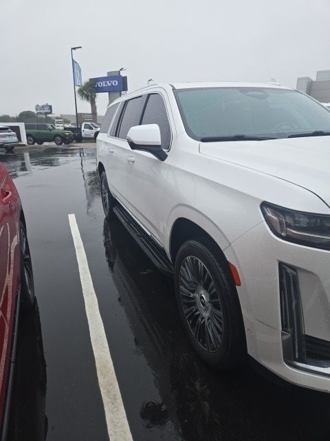 2022 Cadillac Escalade ESV Premium