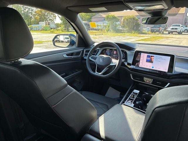 2025 Volkswagen Atlas Cross Sport 2.0T SE w/Technology