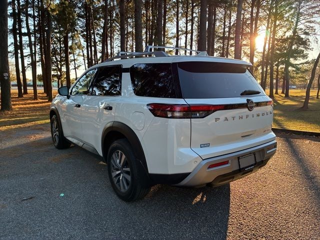 2023 Nissan Pathfinder SL