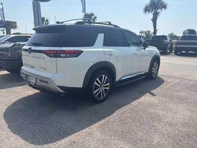 2022 Nissan Pathfinder Platinum