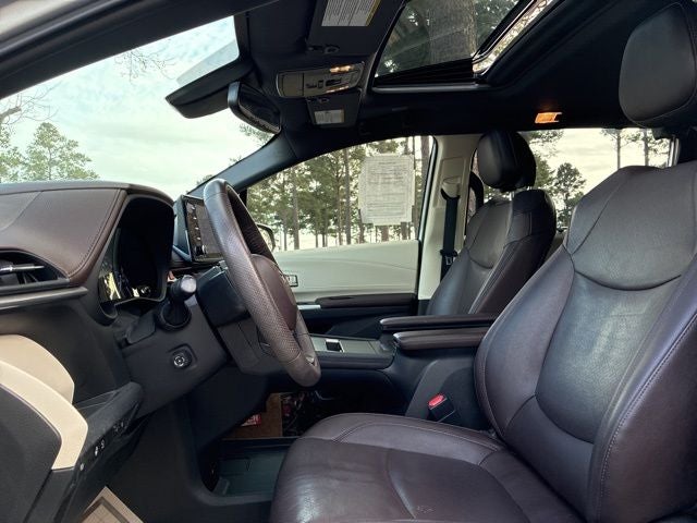 2021 Toyota Sienna Platinum 7 Passenger