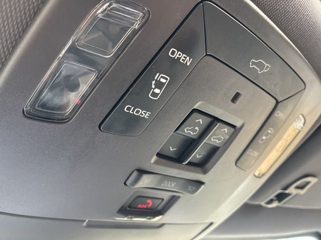 2021 Toyota Sienna Platinum 7 Passenger