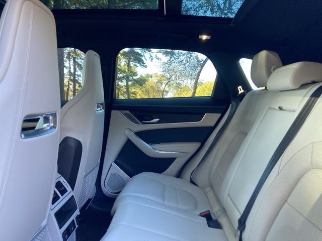 2024 Jaguar F-PACE P400 R-Dynamic S