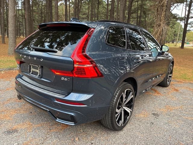 2023 Volvo XC60 B6 Ultimate Dark Theme