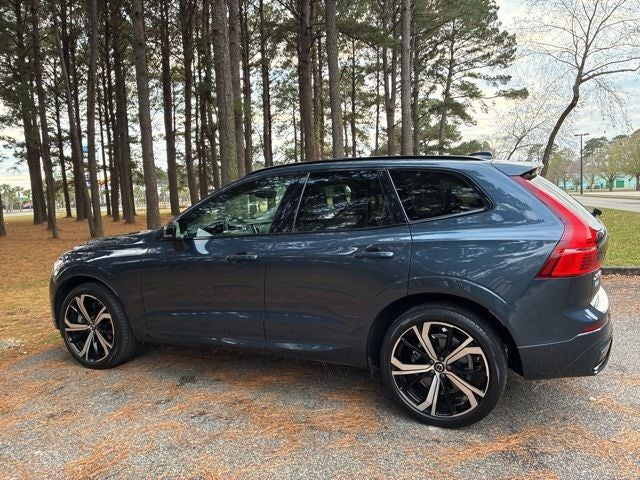 2023 Volvo XC60 B6 Ultimate Dark Theme