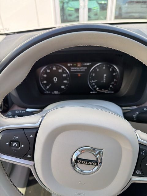 2021 Volvo XC60 T5 Momentum