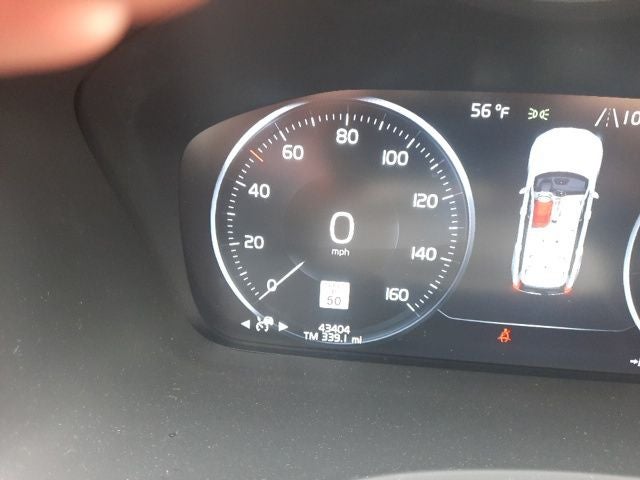 2022 Volvo XC90 T6 Momentum