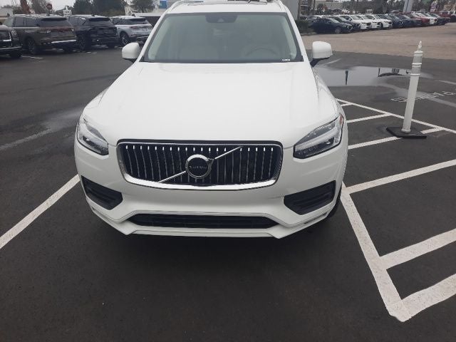 2022 Volvo XC90 T6 Momentum