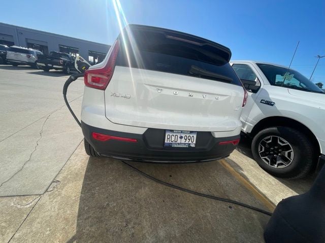 2024 Volvo XC40 Recharge Pure Electric Twin Plus