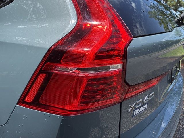 2023 Volvo XC60 B5 Plus Dark Theme