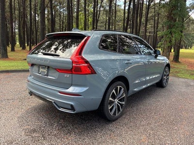 2023 Volvo XC60 B5 Plus Dark Theme
