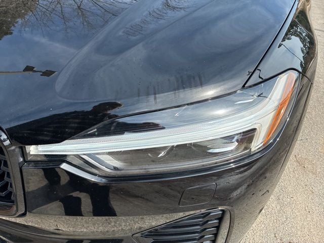 2023 Volvo XC60 B5 Plus Dark Theme