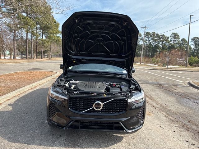 2023 Volvo XC60 B5 Plus Dark Theme