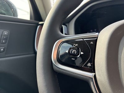 2023 Volvo XC60 B5 Plus Dark Theme