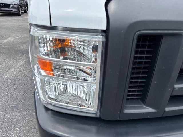 2024 Ford Econoline 350 Cutaway Base