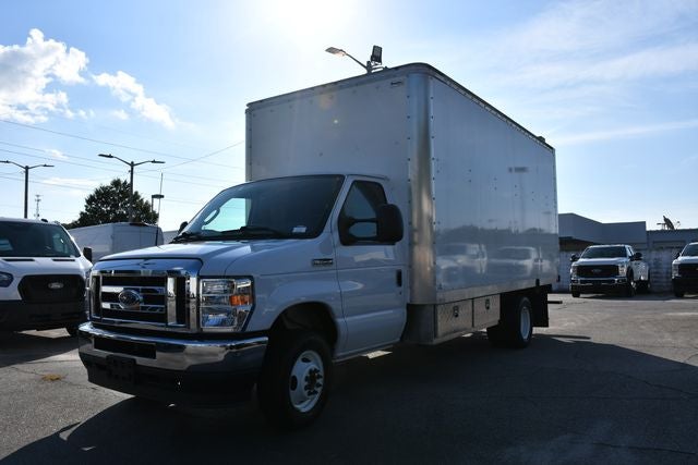 2023 Ford Econoline 450 Cutaway Base DRW