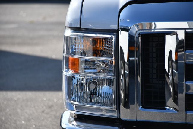 2023 Ford Econoline 450 Cutaway Base DRW
