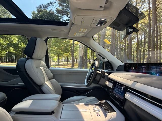2025 Lincoln Navigator L Reserve