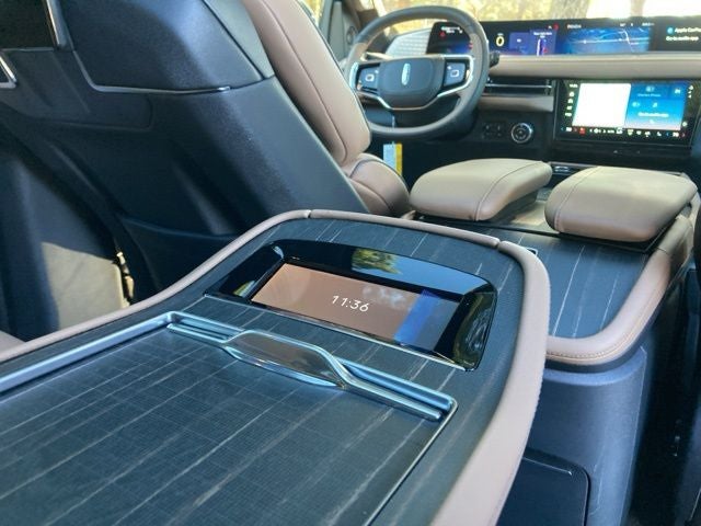 2025 Lincoln Navigator L Black Label