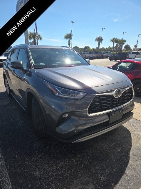2023 Toyota Highlander Platinum