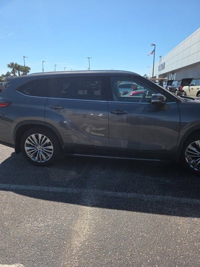 2023 Toyota Highlander Platinum