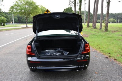 2024 Volvo S60 B5 Plus Black Edition