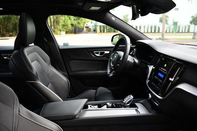 2024 Volvo S60 B5 Plus Black Edition