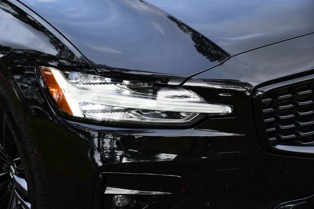 2024 Volvo S60 B5 Plus Black Edition