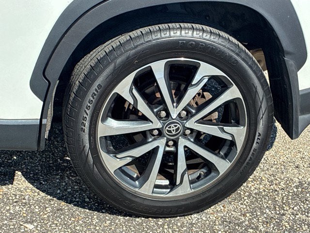 2022 Toyota Corolla Cross XLE