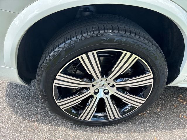 2024 Volvo XC90 B6 Ultimate Bright Theme 7-Seater