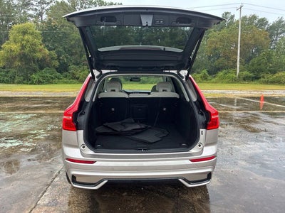 2024 Volvo XC60 B5 Core Dark Theme