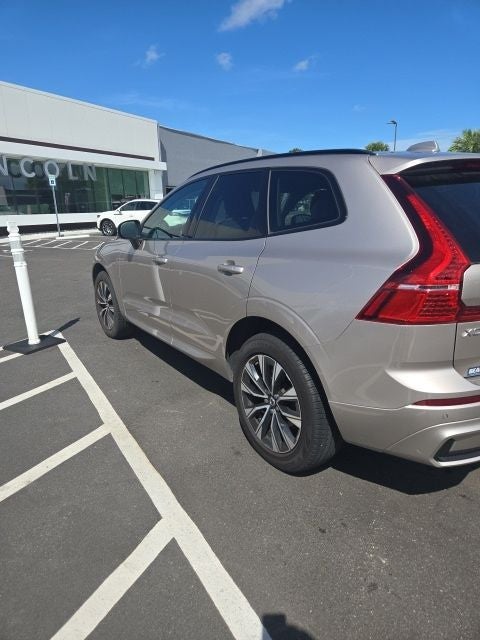 2024 Volvo XC60 B5 Core Dark Theme