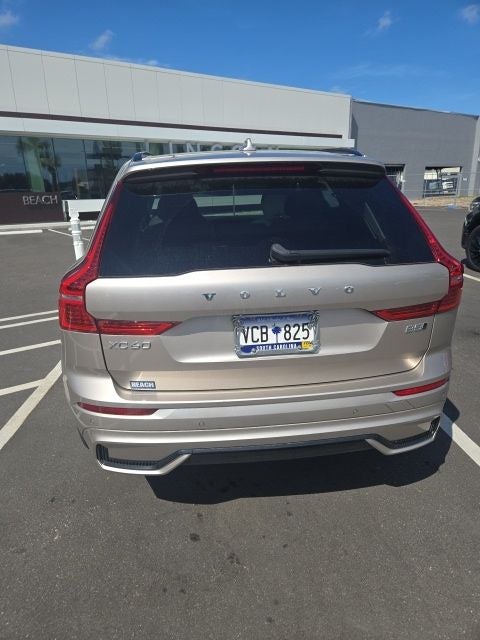 2024 Volvo XC60 B5 Core Dark Theme