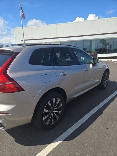 2024 Volvo XC60 B5 Core Dark Theme
