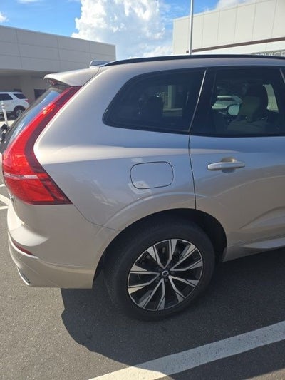 2024 Volvo XC60 B5 Core Dark Theme