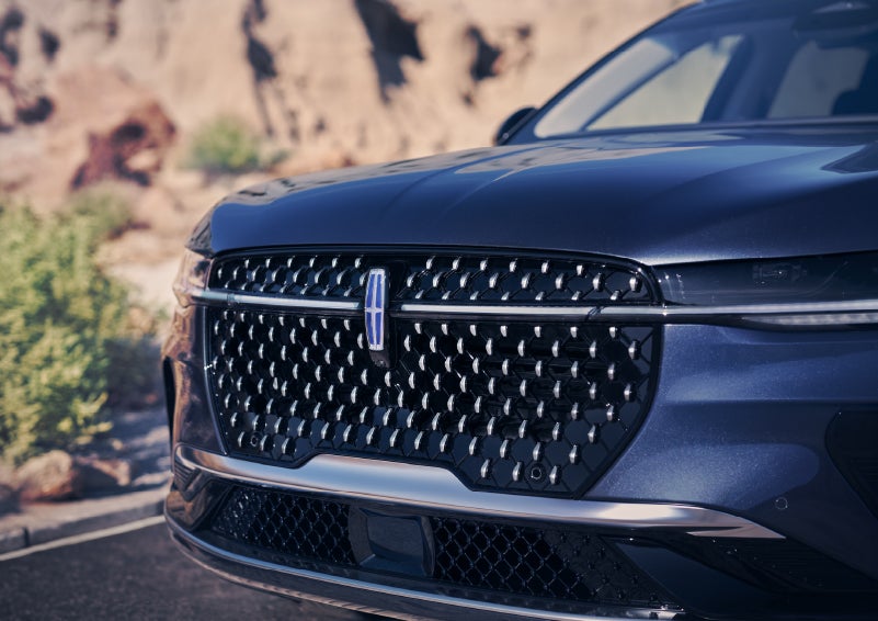 The stylish grille of a 2024 Lincoln Nautilus® SUV sparkles in the sunlight. | Beach Lincoln in Myrtle Beach SC