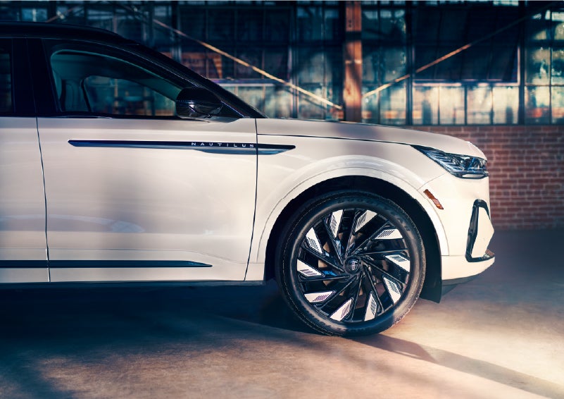 The wheels of the available Jet Appearance Package are highlighted. | Beach Lincoln in Myrtle Beach SC