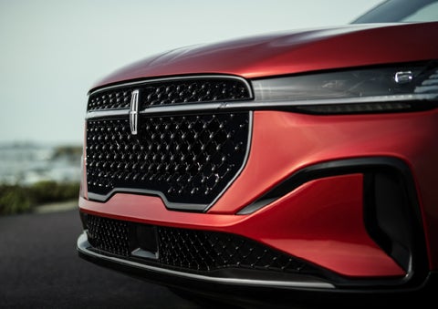 The sleek grille of a 2026 Lincoln Nautilus® SUV with the available Jet Appearance Package makes a bold statement. | Beach Lincoln in Myrtle Beach SC