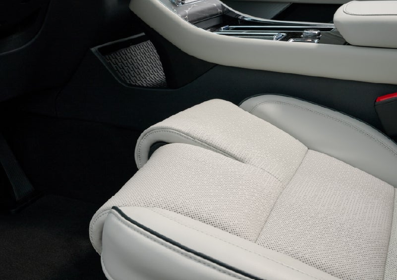 The front passenger Perfect Position seat is shown with the thigh extender adjusted.| Beach Lincoln in Myrtle Beach SC